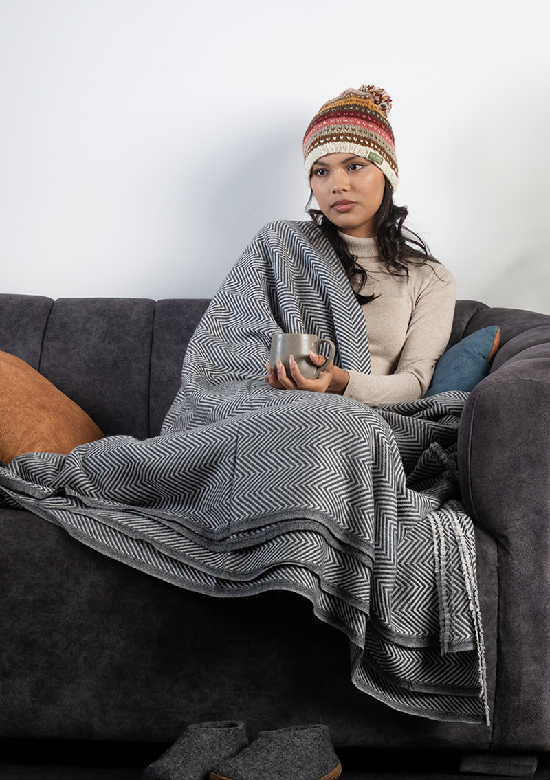 Chevron Patterned 100% Cashmere Blanket