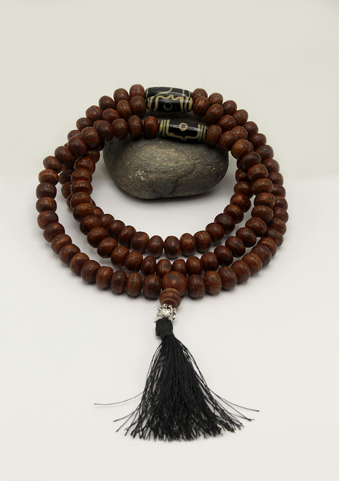 Bodhi Cut Beads Tibetan Prayer Mala with DZI spacer
