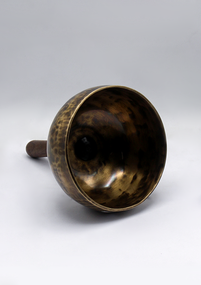 Hand Hammered Singing Bowl Sound Healer with Handle 6"