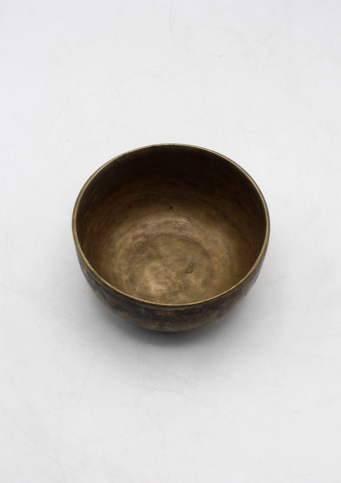 Thadobati SINGLE PIECE N o. 8  Meditation Singing Bowl 5"