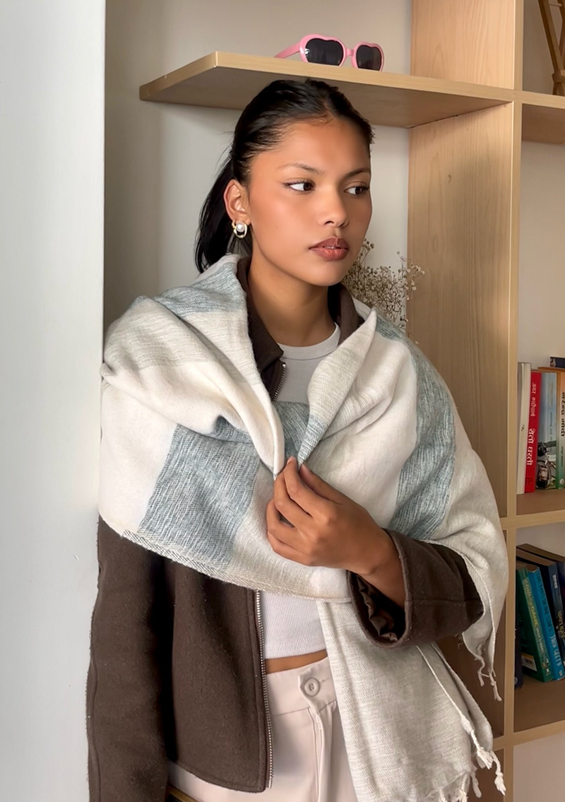 White Grey Lining Hand Loomed Himalayan Yak Wool Shawl