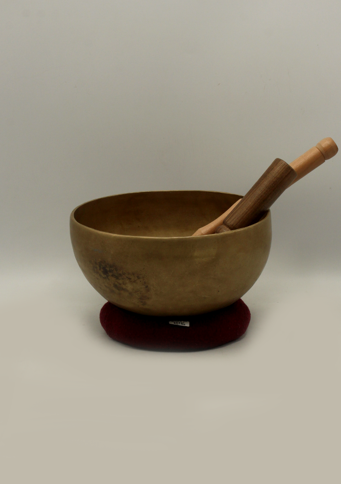Classic  Tibetan Singing Bowl 8" 995 gm