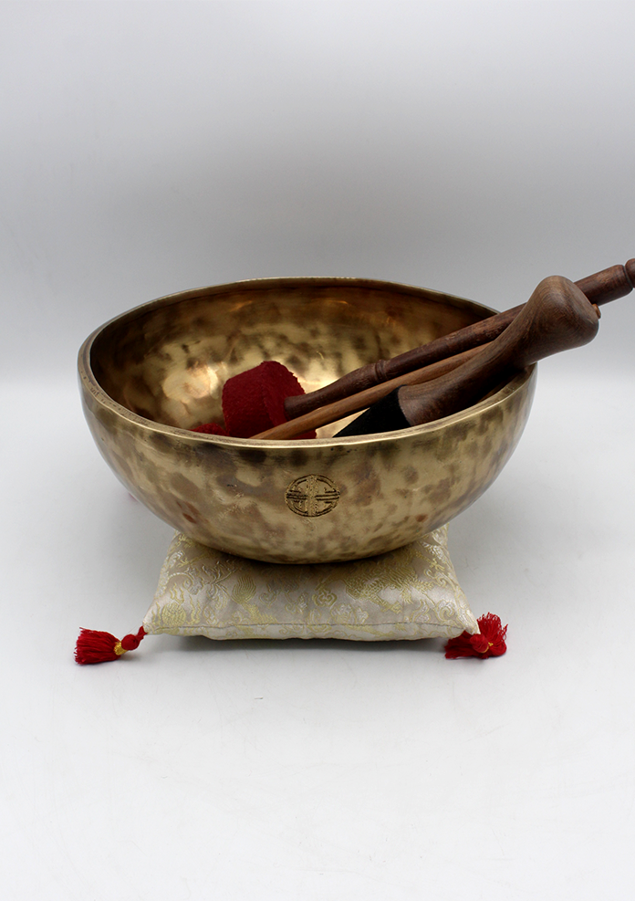 Full Moon Engraved  Green Tara Singing Bowl Note D