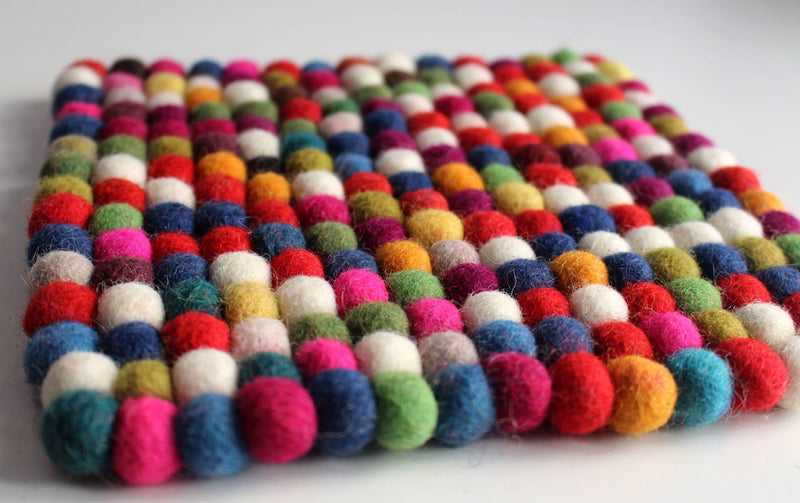 20 cm Colorful Rainbow Felt Balls Square Placemat FBM03