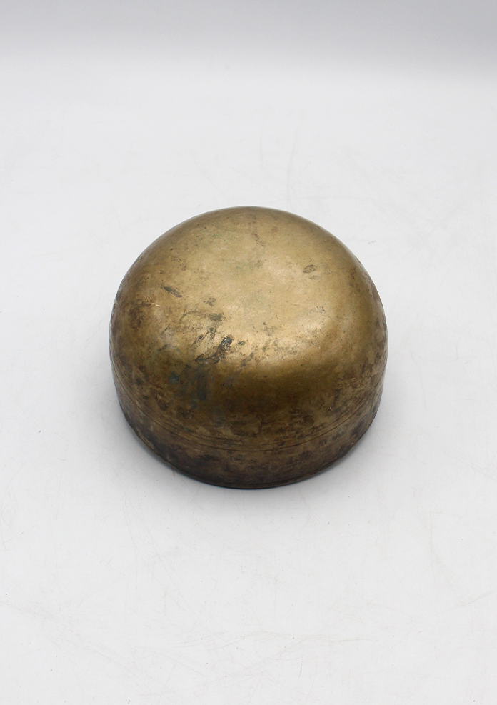 Thadobati SINGLE PIECE N o. 8  Meditation Singing Bowl 5"
