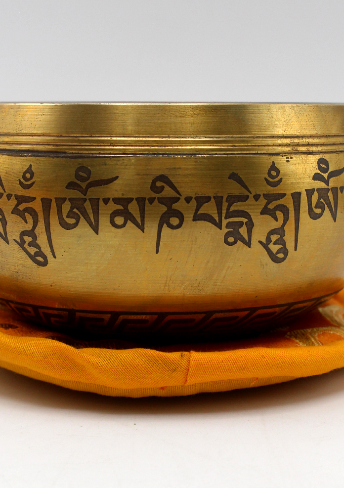 Chenrezig Painted Singing Bowl Set with Silk Brocade Gift Box
