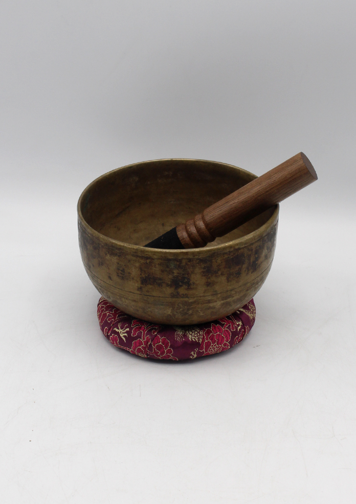 Thadobati SINGLE PIECE N o. 8  Meditation Singing Bowl 5"