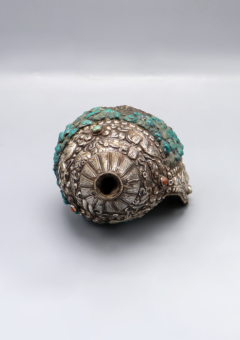Turquoise Stone Inlaid Shankha Conch