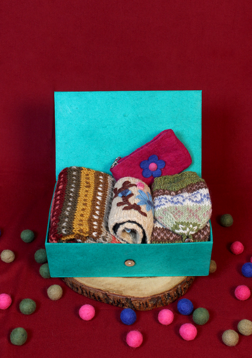 Cozy Wool Essentials New Year Gift Box