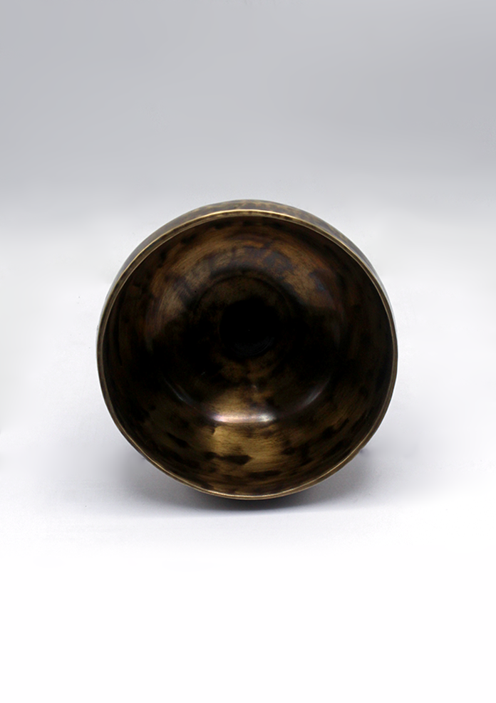 Hand Hammered Singing Bowl Sound Healer with Handle 6"