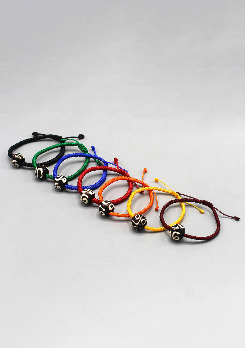 Lucky Knots Dzi Bead Bracelet in Red Color