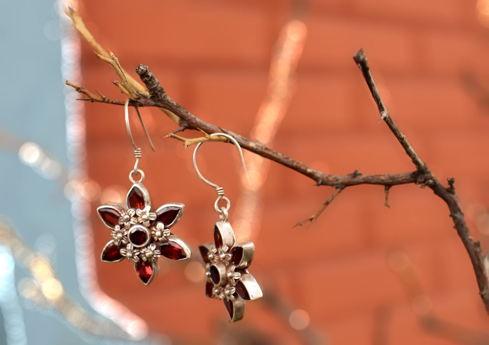 Flower Carving Glossy Garnet Silver Sterling Earrings - nepacrafts