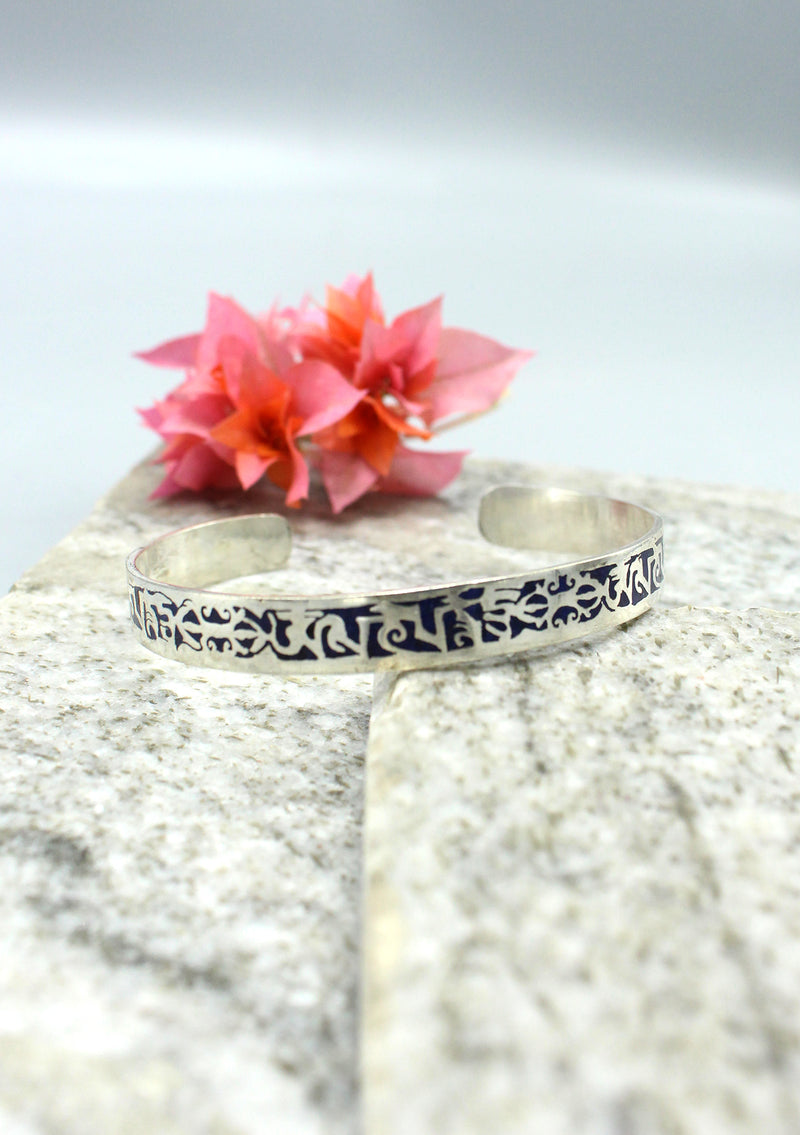 Om Mani Lapis Inlaid Tibetan Bracelet