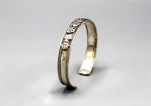 Om Mani Padme Hum Silver Bracelet - nepacrafts