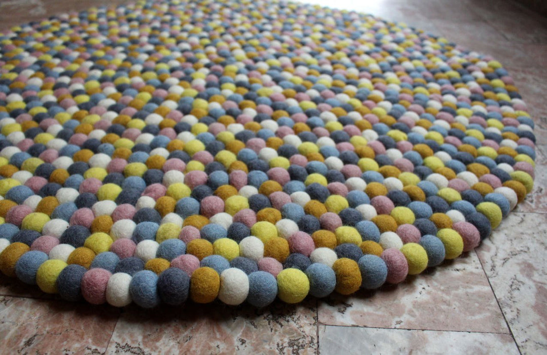 Lemon Berry Round Felt Ball Rugs 90 cm - nepacrafts