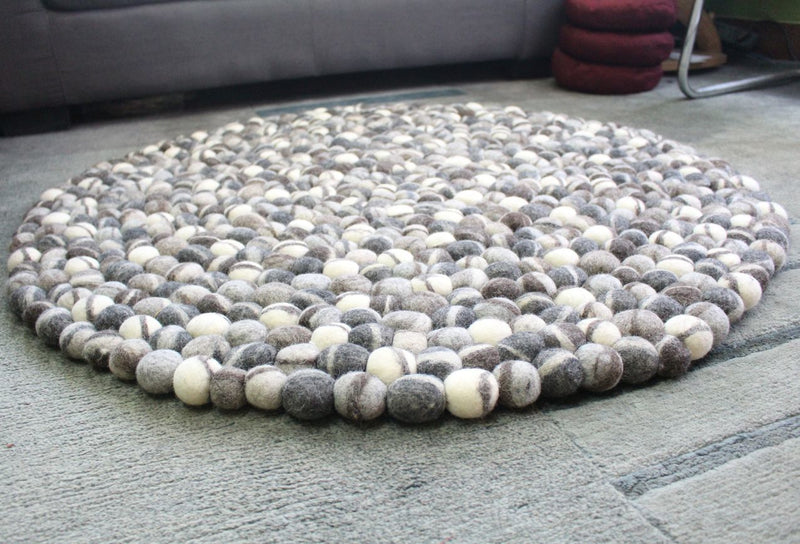 Natural River Pebbles Felt Rug, 100 cm Felt Wool Pebble Rug, 5cm Felt Balls - nepacrafts