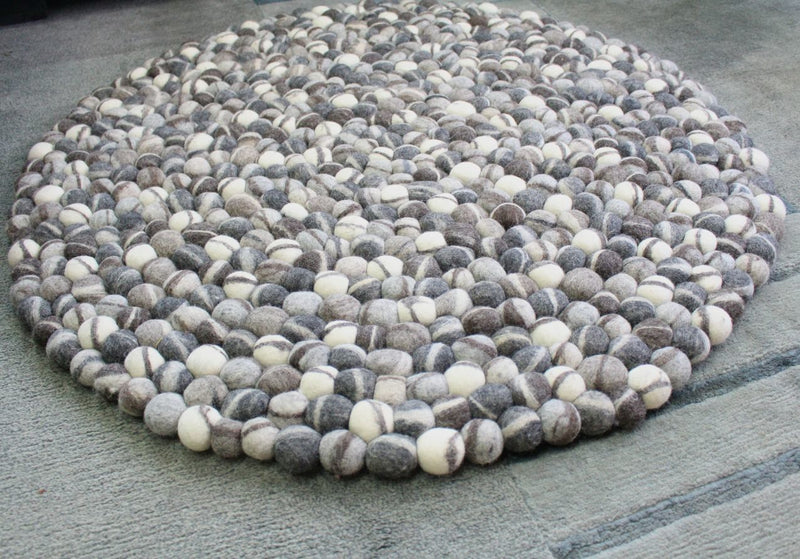 Natural River Pebbles Felt Rug, 100 cm Felt Wool Pebble Rug, 5cm Felt Balls - nepacrafts