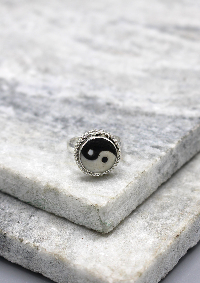 White Metal Ying Yang Unisex Finger Ring