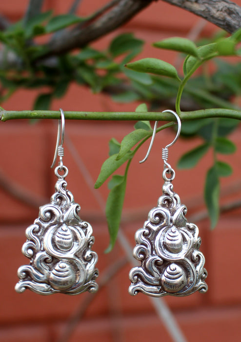 Silver Sterling Hand Carved Conch Earrings - nepacrafts
