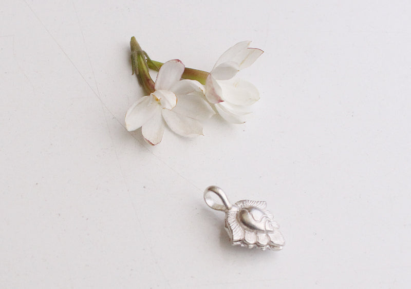 Conch Shell Carved Buddhist Prayer Mala Bhum Counter Clip 925 Silver Sterling - nepacrafts