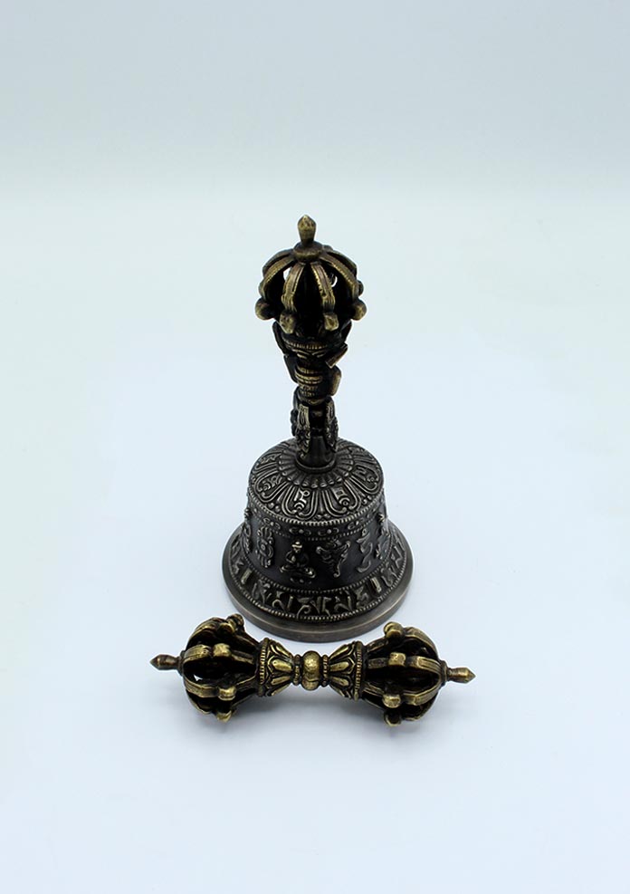 Eight Auspicious High Quality Bell and Dorjee Medium Set