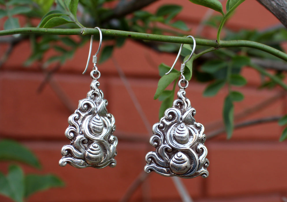 Silver Sterling Hand Carved Conch Earrings - nepacrafts