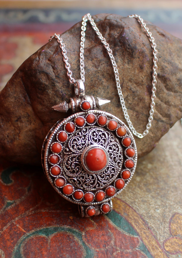 Silver Sterling Ghau Mantra Box Pendant with Coral Inlaid - nepacrafts