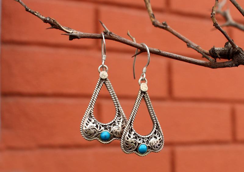 Tear Drop Shaped Sterling Silver Dangle Earrings - nepacrafts