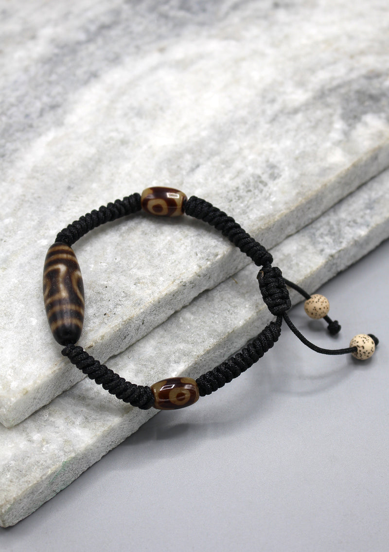 One Eye Dzi Bead in Black Lucky Knots Bracelet