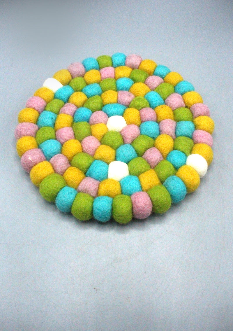 Felt Balls Four Colors Round Trivet