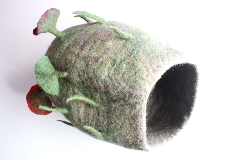 Hand Felted Wool Green Cat House, Cat Bed - nepacrafts
