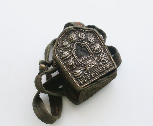 White Metal Vajrasattva Ghau Pendant - nepacrafts