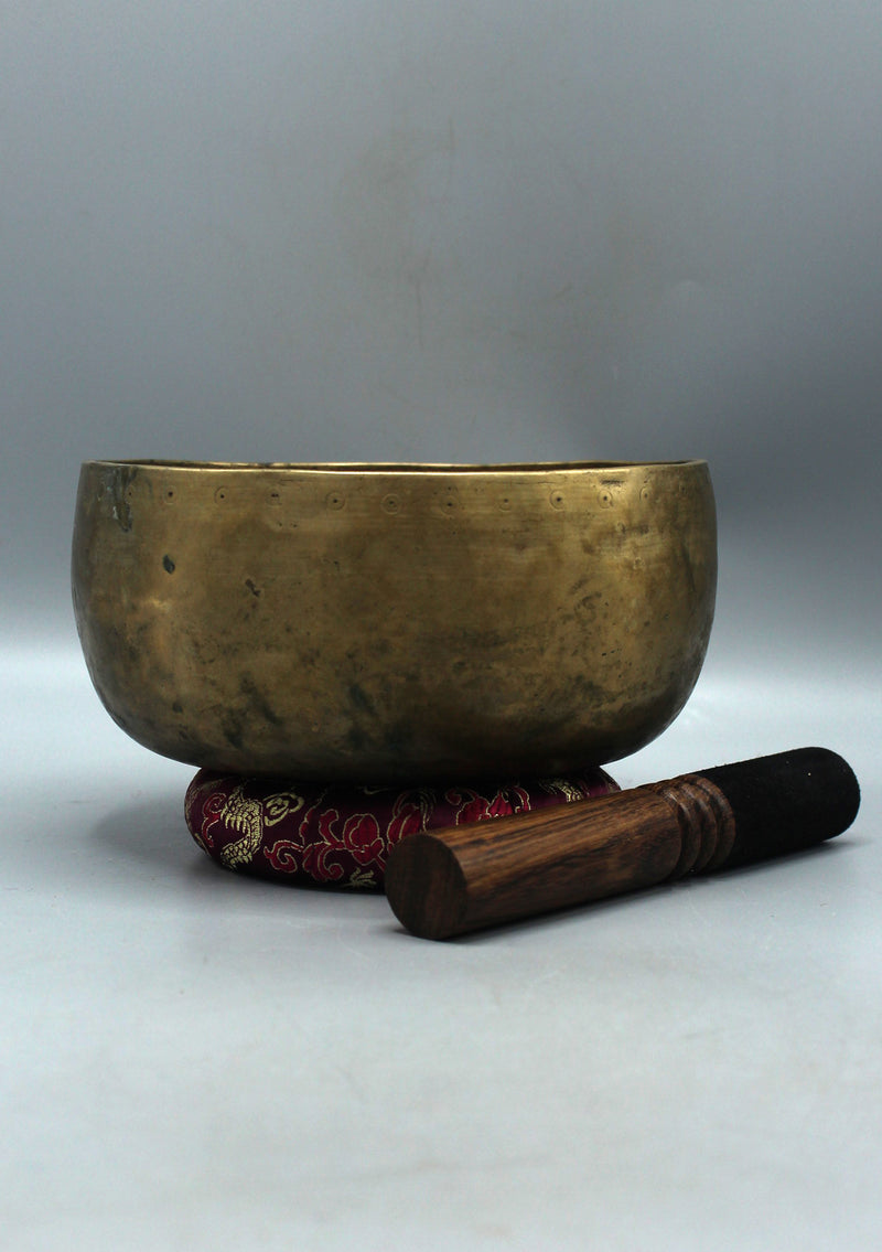 Large Antique Thadobati Thick Singing Bowl 7" 890 GM