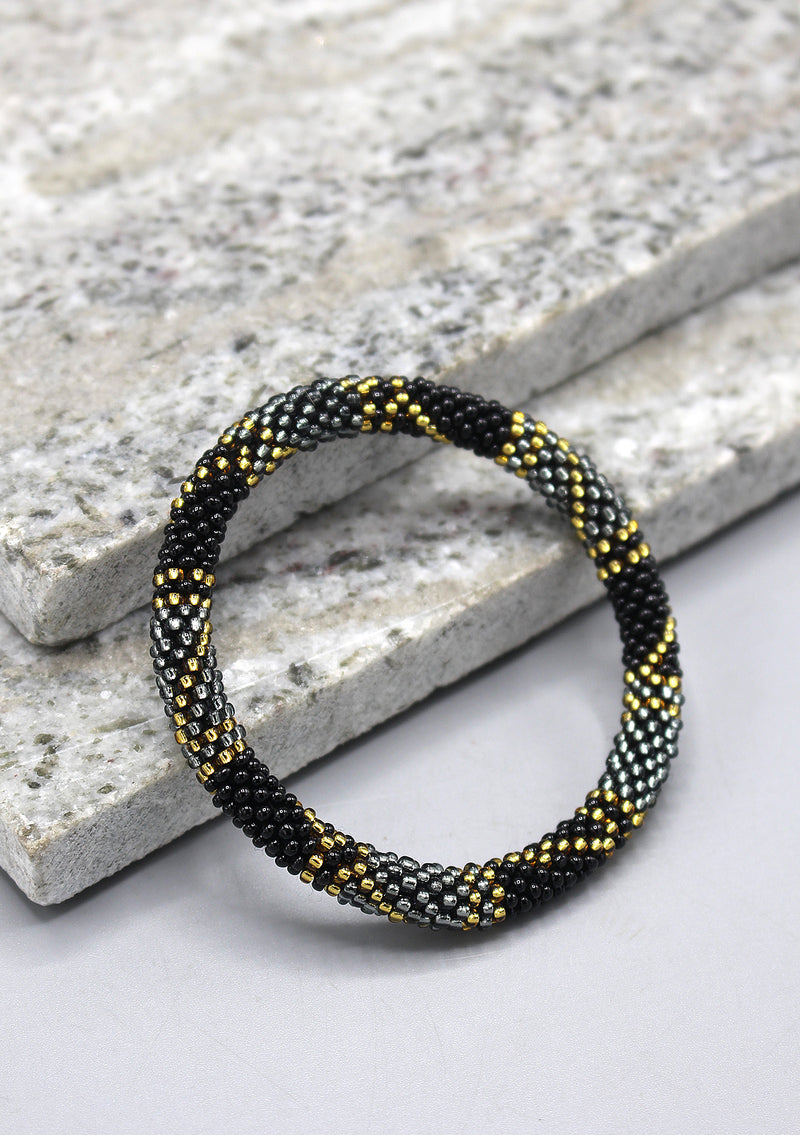 Black and Golden White Colors Glass Beads Bracelet