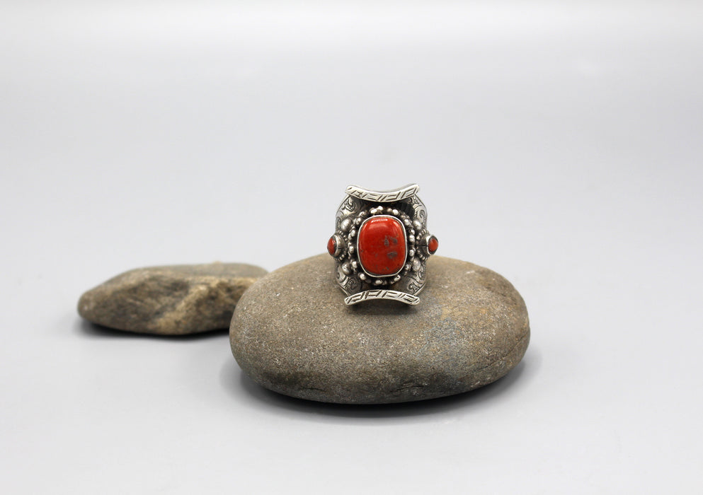Antique Coral Inlaid Large Finger Ring - nepacrafts