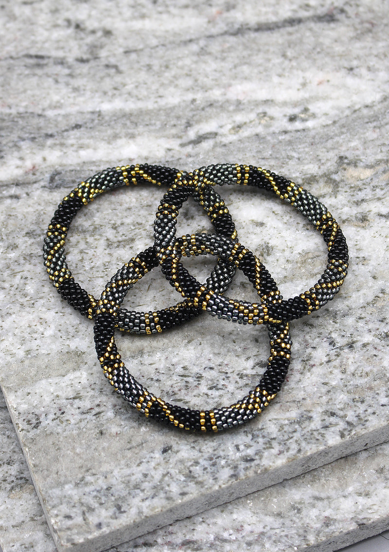 Black and Golden White Colors Glass Beads Bracelet