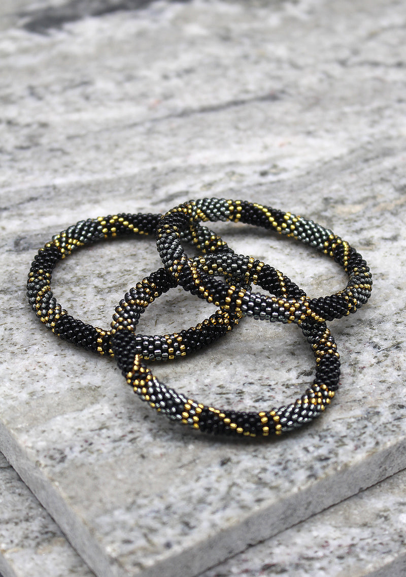 Black and Golden White Colors Glass Beads Bracelet