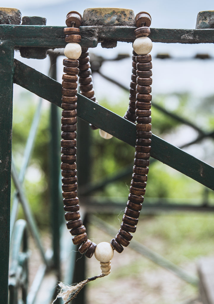 Disk Shaped Yak Bone Prayer Mala with White Conch Counter - nepacrafts
