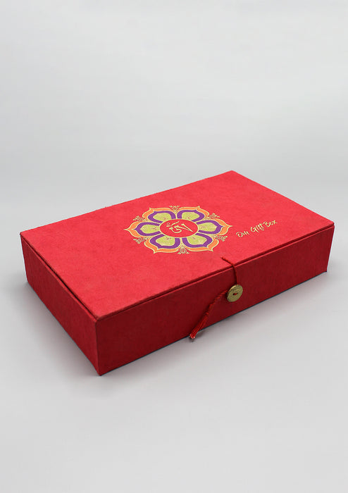 Prayer Flags, Prayer Beads and Incense Buddhist Om Mani Travel Gift Box