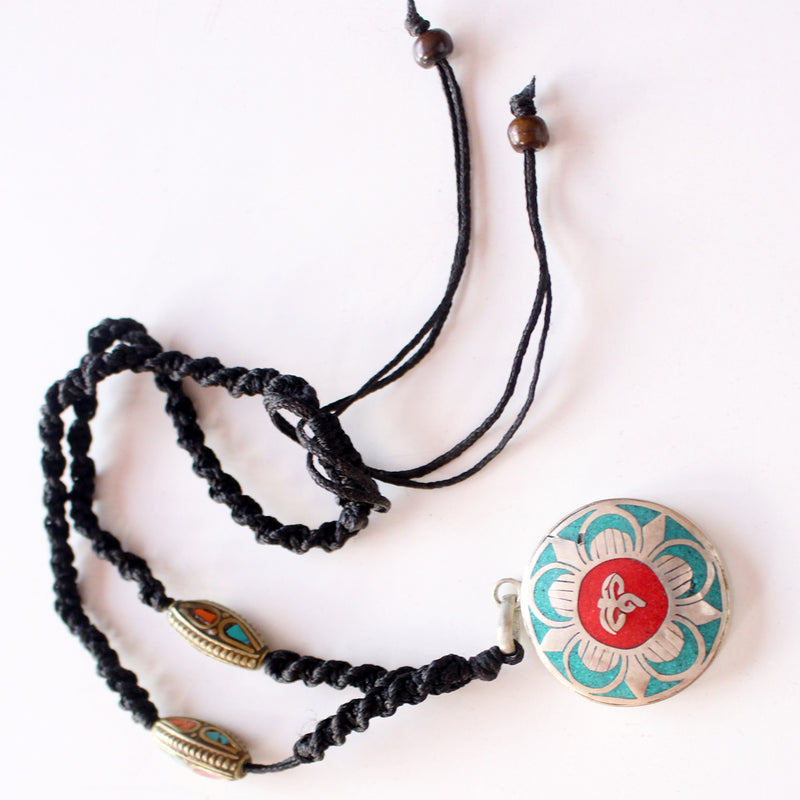 Inlaid Flower Buddha Eye Pendant - nepacrafts