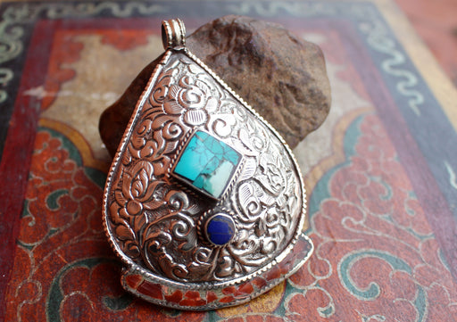 Flower Carved Raindrop Pendant with Turquoise and Lapis Inlaid - nepacrafts