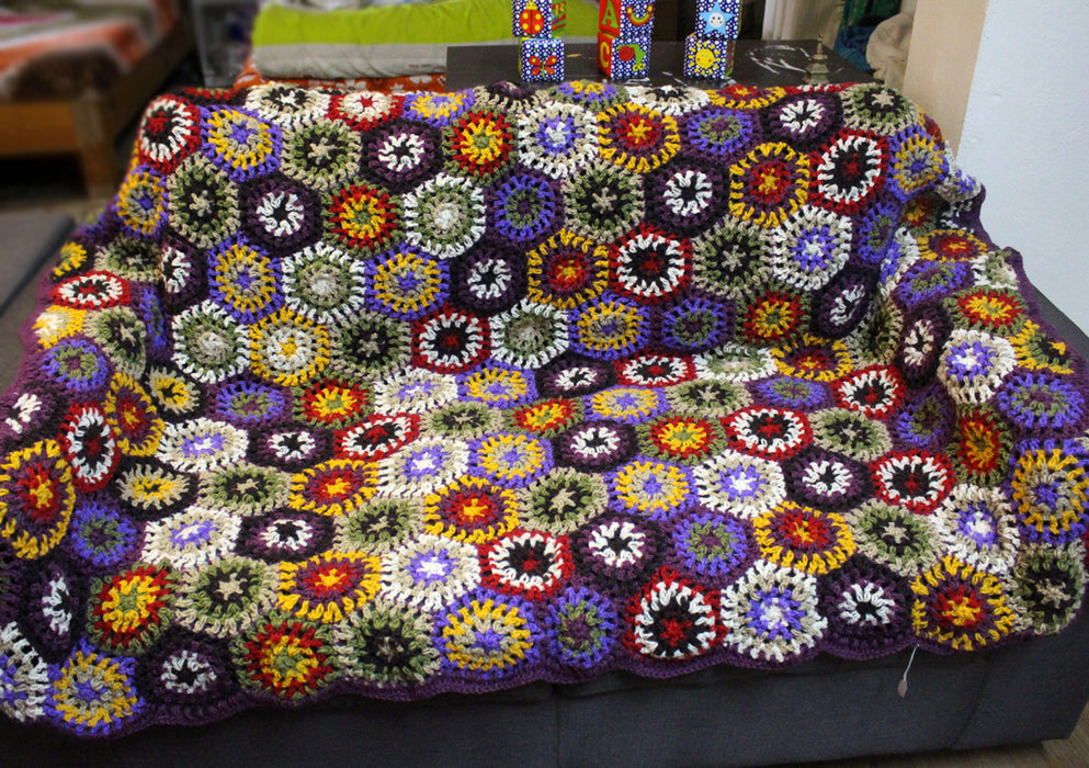 Purple Edges Hexagon Flower Pattern Multicolor Hand Crochet Woolen Blanket/Throw - nepacrafts